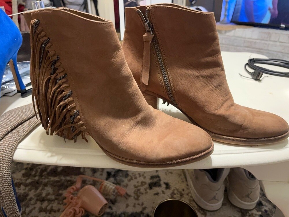 Dolce Vita Tan Leather Fringe Chain Ankle Booties Boots Women's Size 9 Side Zip